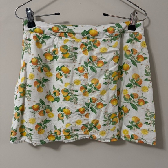 3/$20⚡️ Francesca’s Blue Rain Fruit Orange Mini Skirt with Side Slit - Picture 13 of 15